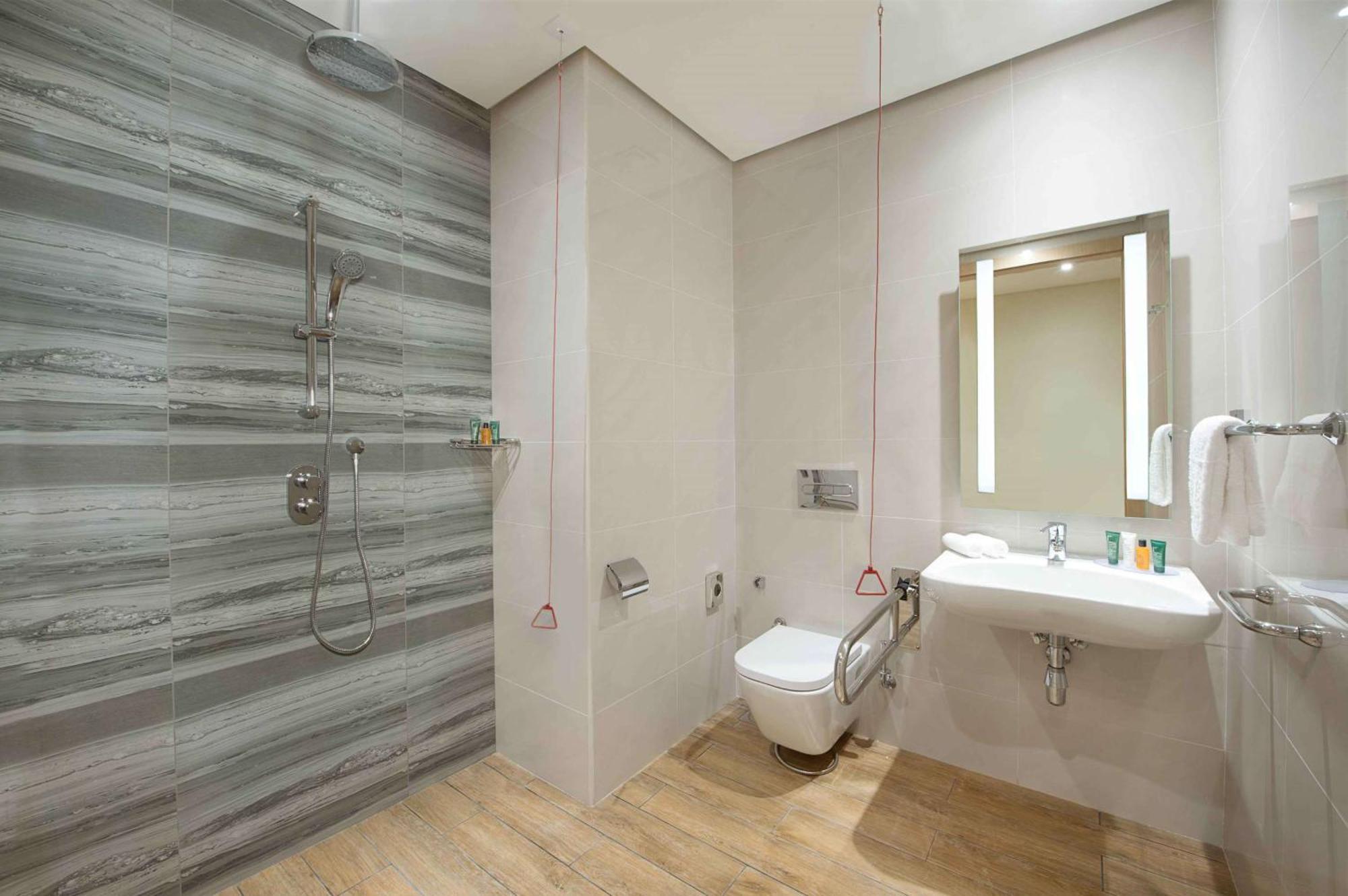 Hilton Garden 4*