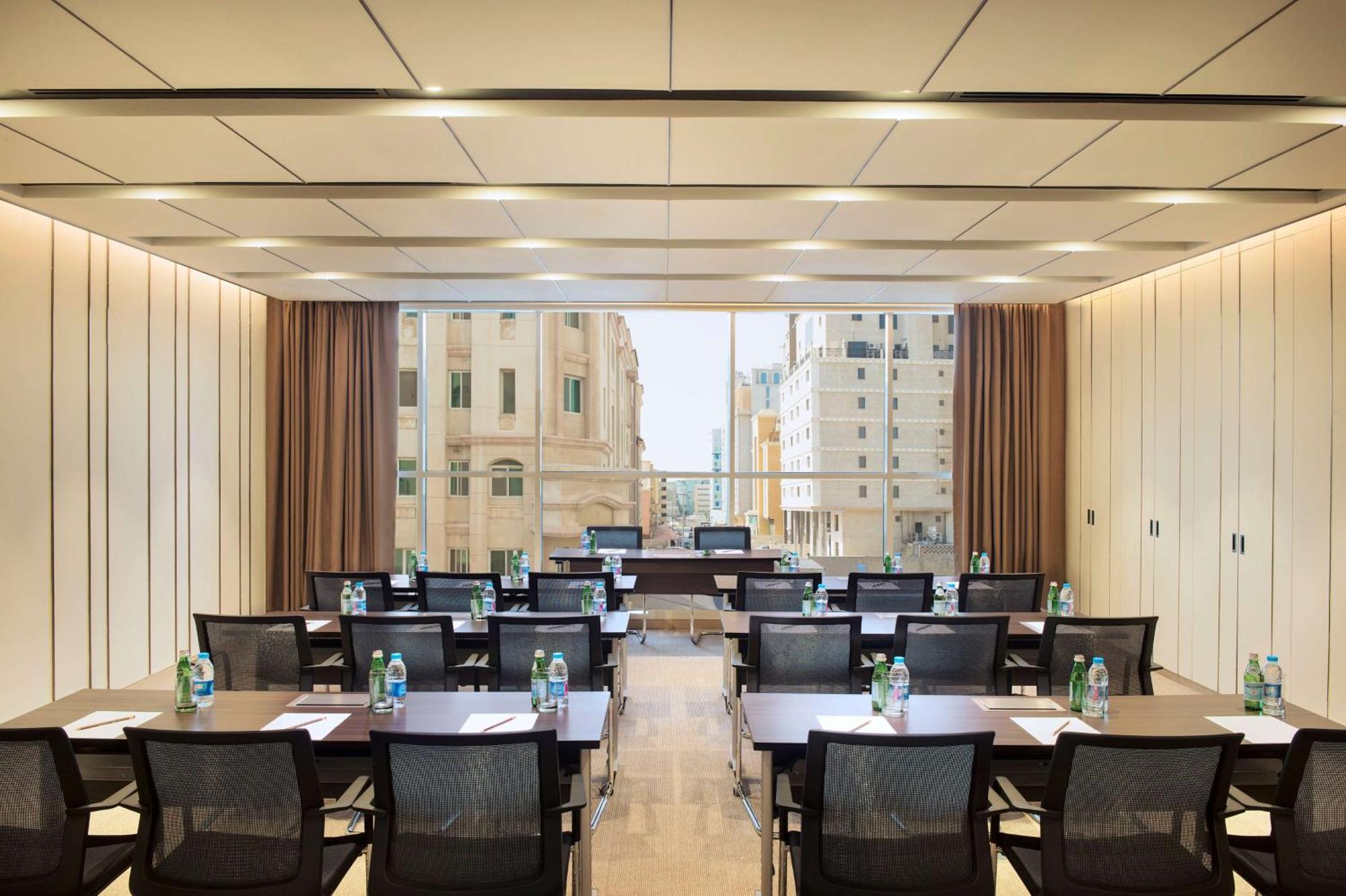 Hilton Garden 4*