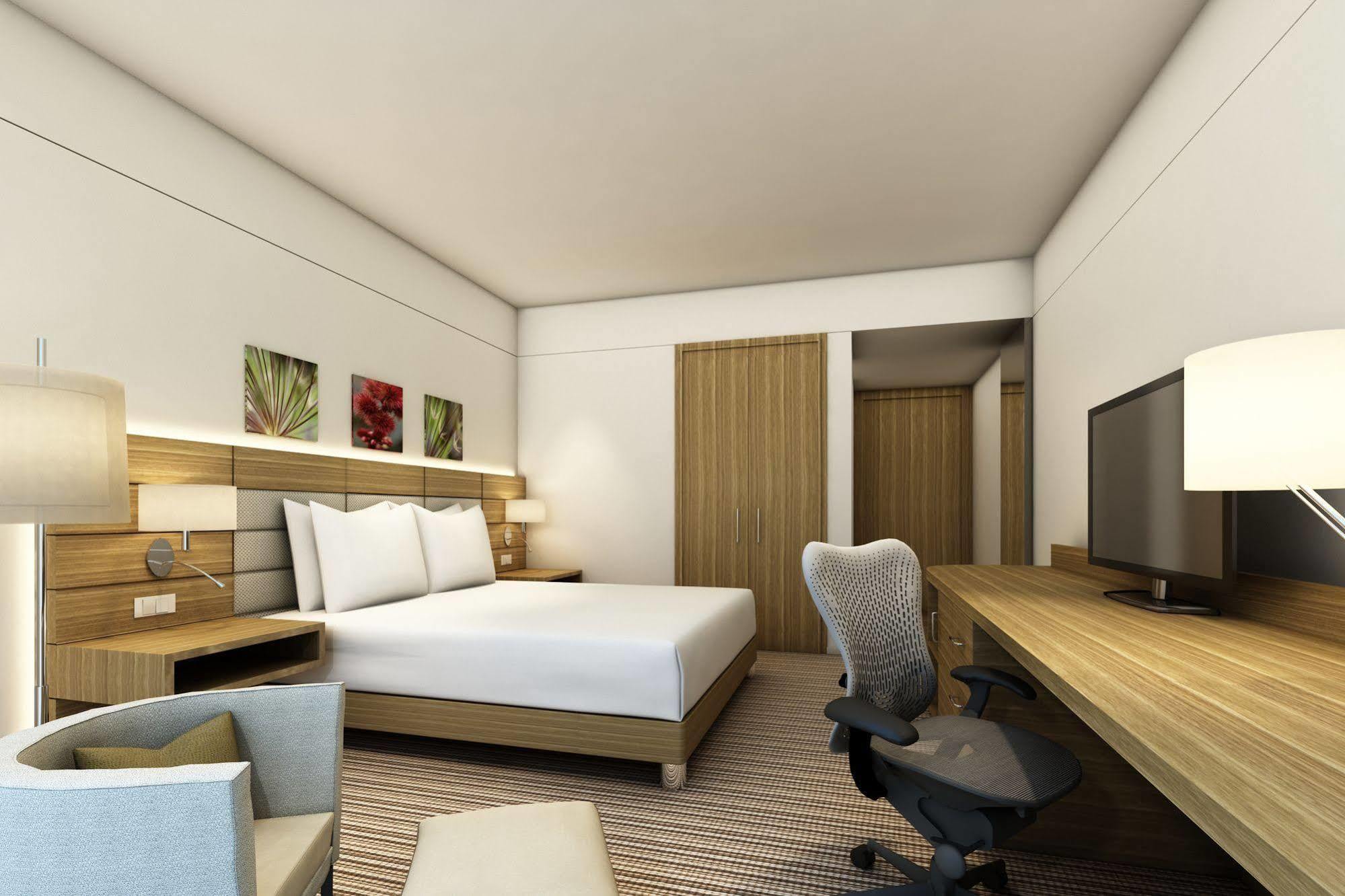 Hilton Garden Hotel 4*